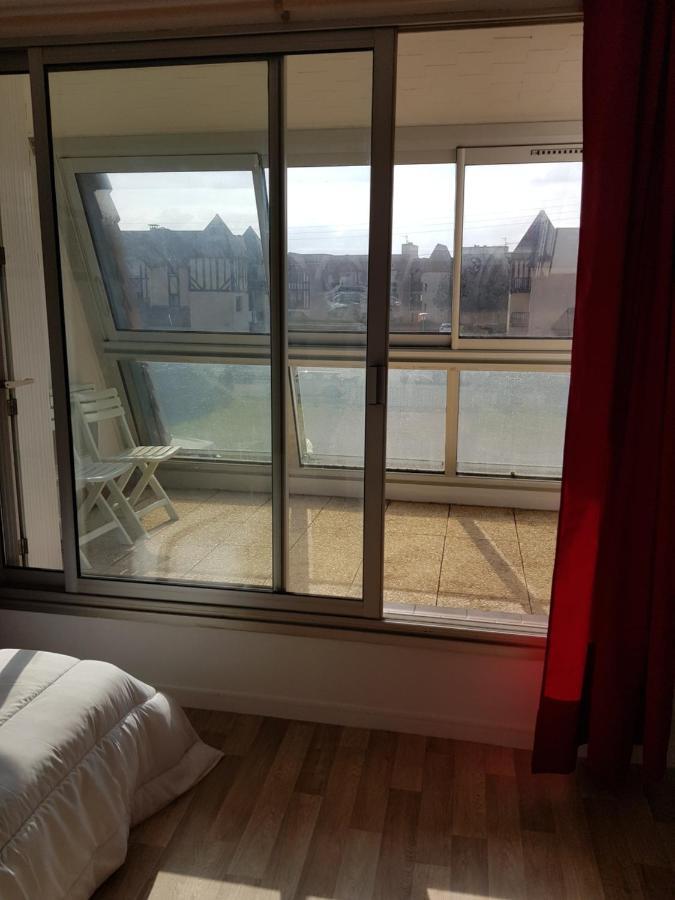 studio front de mer Appartement Ouistreham Buitenkant foto