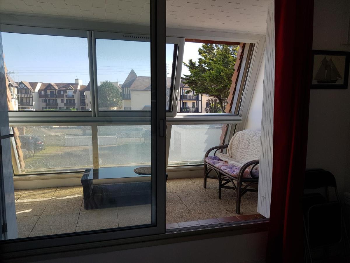 studio front de mer Appartement Ouistreham Buitenkant foto